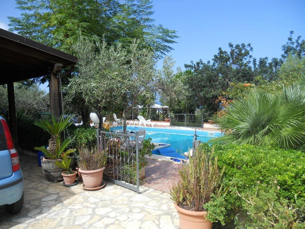 Nonnasara Bed And Breakfast Valderice Dış mekan fotoğraf